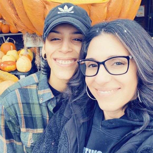 Meet your Posher, May - Picture 1 of 1